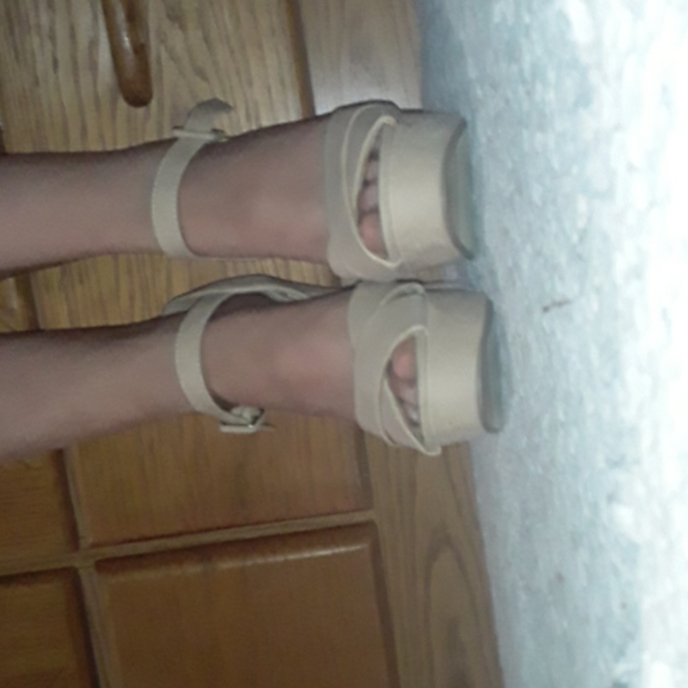 Heels - Picture 2 of 4